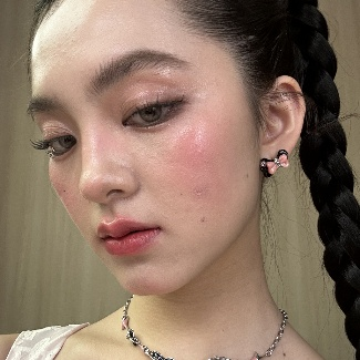 Full-face makeup reference