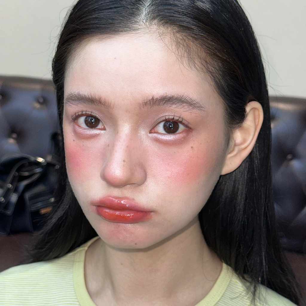 Comparison makeup reference
